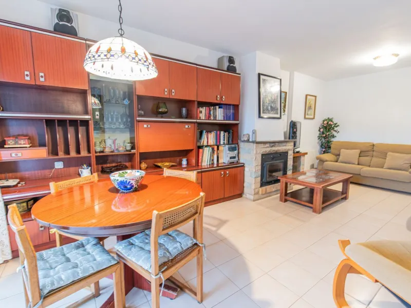 Chalet independiente con piscina y apartamento en Mas Mel, Calafell