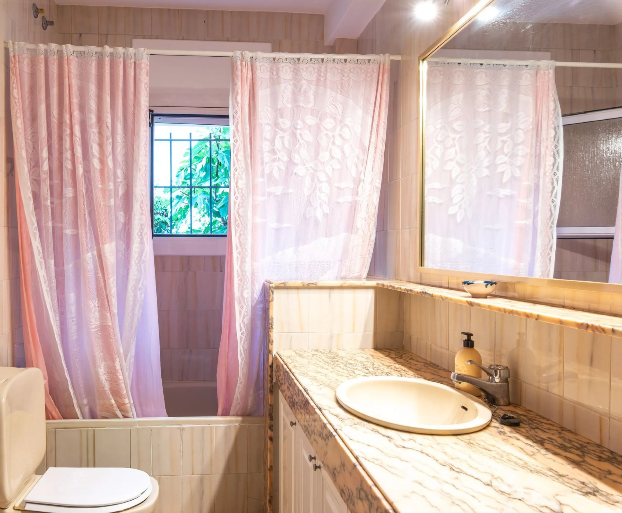 Chalet independiente con piscina y apartamento en Mas Mel, Calafell