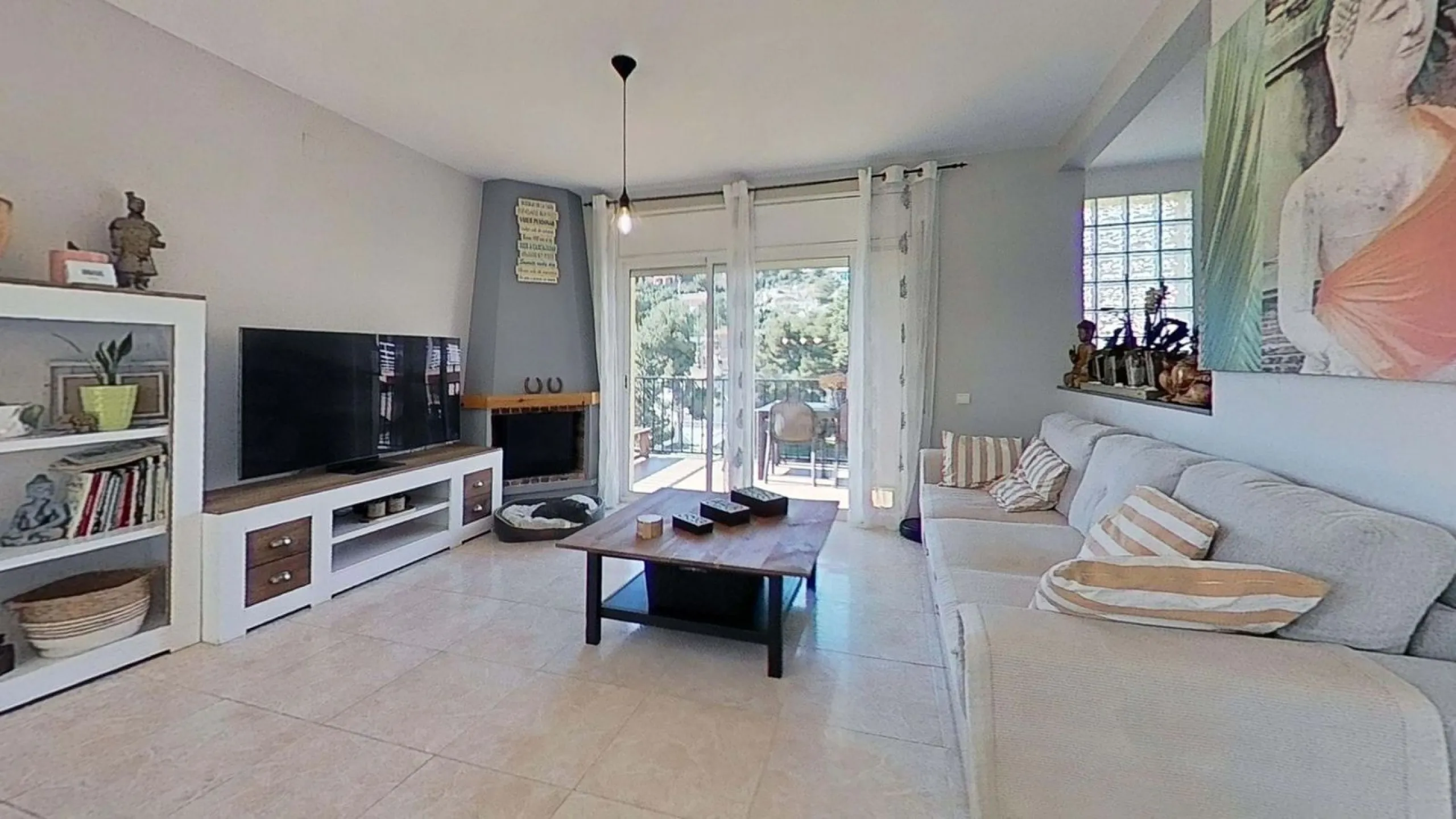 Casa pareada esquinera con piscina y vistas al mar en Segur de Calafell