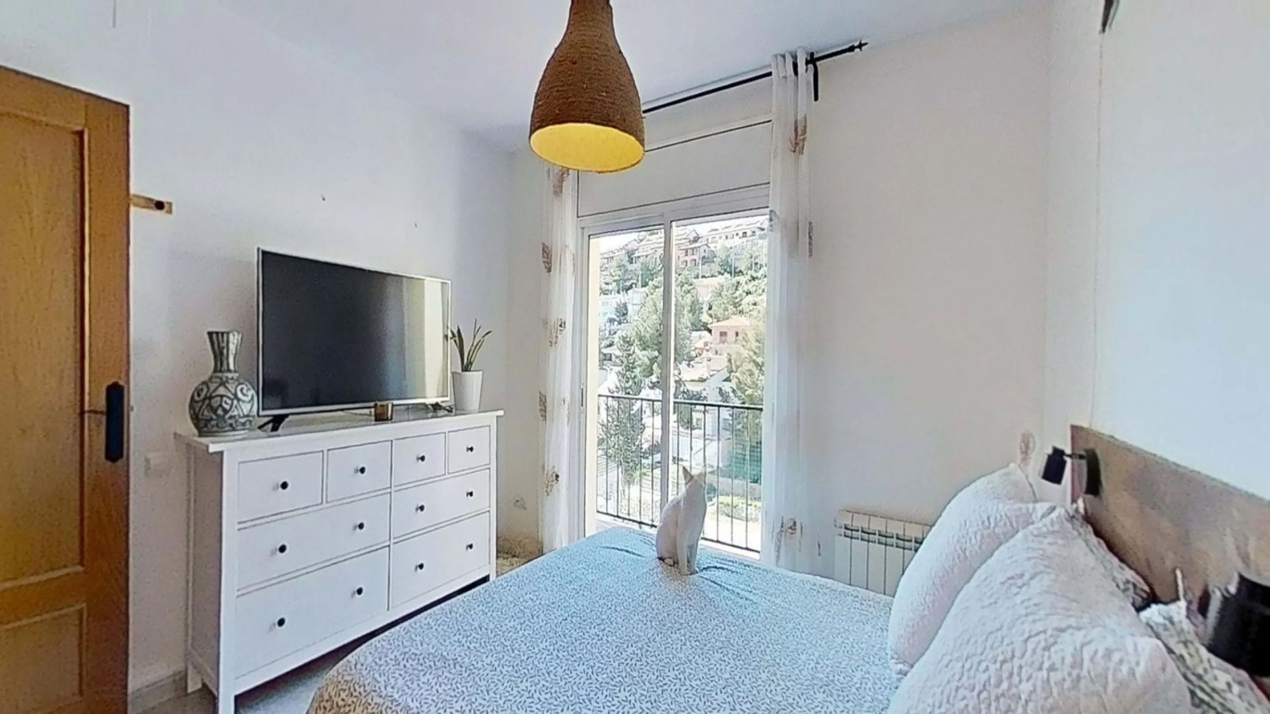 Casa pareada esquinera con piscina y vistas al mar en Segur de Calafell