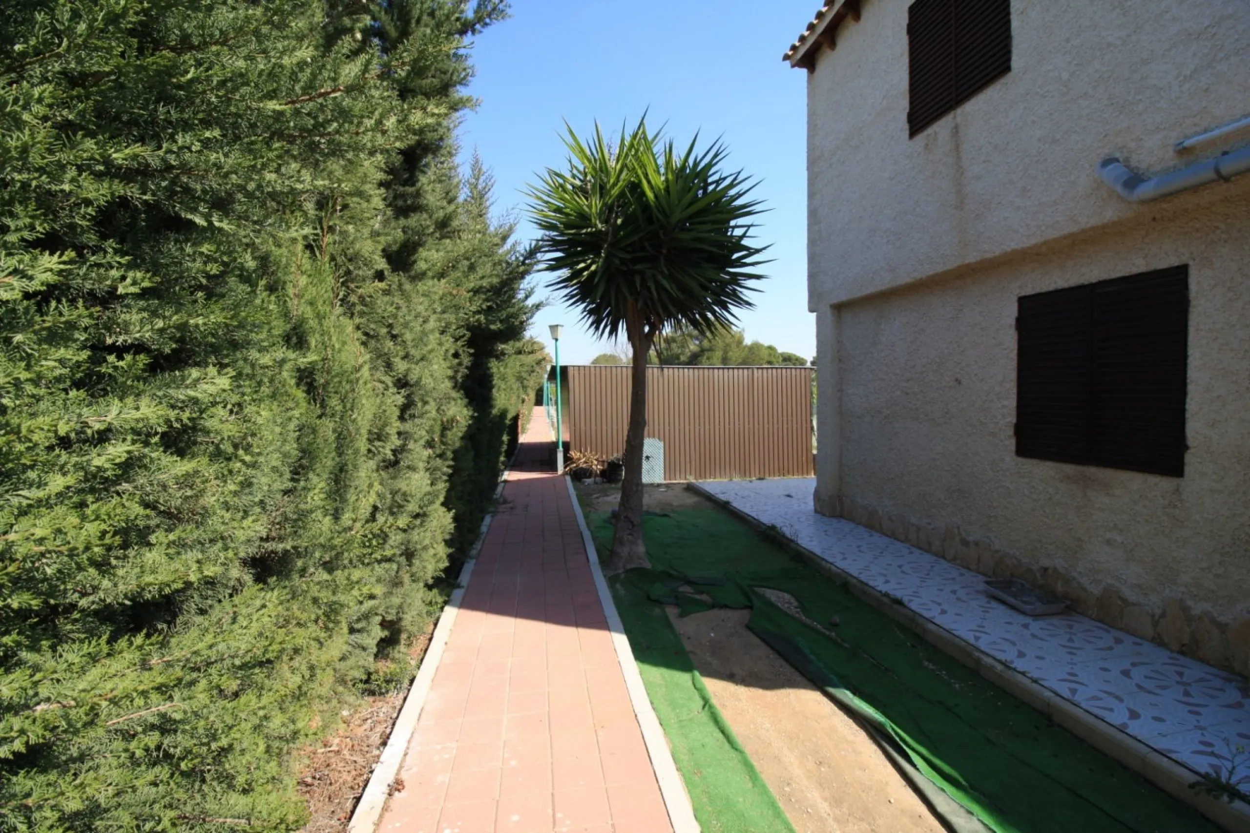 CAMPOAMOR, SPECTACULAR FINCA, 3500 M2 PLOT WITH 2 HOUSES, PRIVATE POOL, 2500 METERS FROM THE BEACH