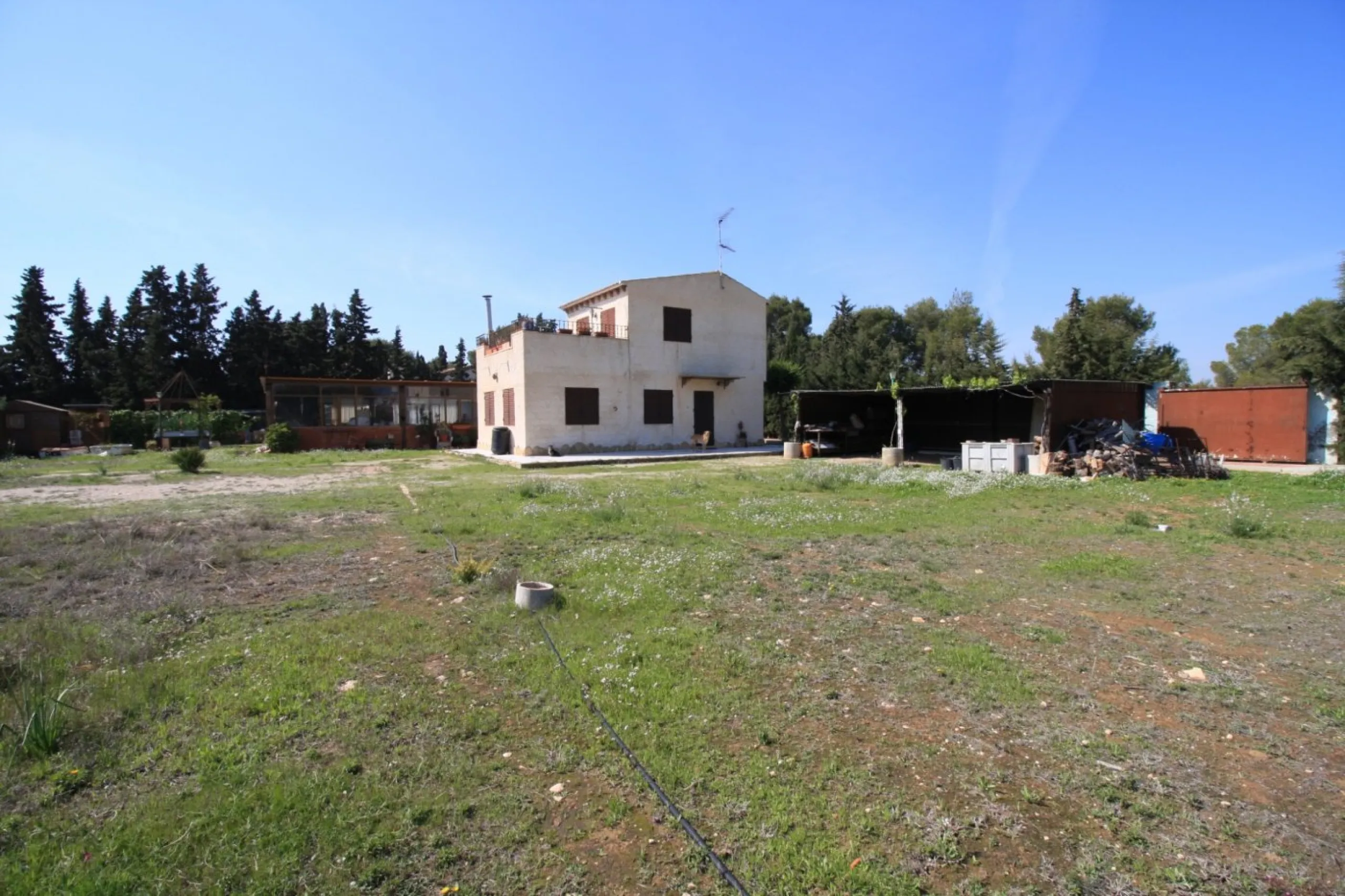 CAMPOAMOR, SPECTACULAR FINCA, 3500 M2 PLOT WITH 2 HOUSES, PRIVATE POOL, 2500 METERS FROM THE BEACH
