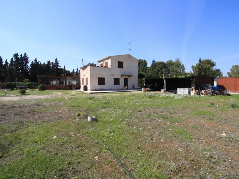 CAMPOAMOR, SPECTACULAR FINCA, 3500 M2 PLOT WITH 2 HOUSES, PRIVATE POOL, 2500 METERS FROM THE BEACH