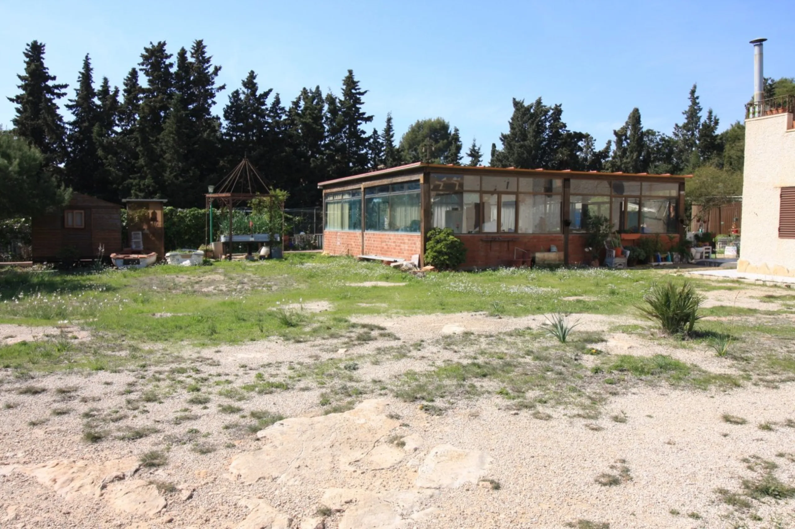 CAMPOAMOR, SPECTACULAR FINCA, 3500 M2 PLOT WITH 2 HOUSES, PRIVATE POOL, 2500 METERS FROM THE BEACH