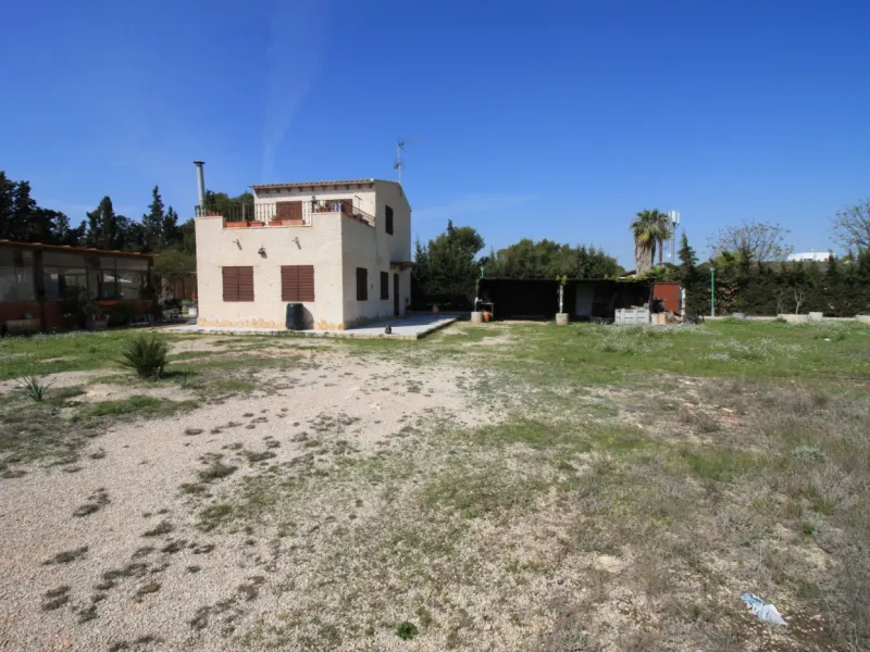CAMPOAMOR, SPECTACULAR FINCA, 3500 M2 PLOT WITH 2 HOUSES, PRIVATE POOL, 2500 METERS FROM THE BEACH