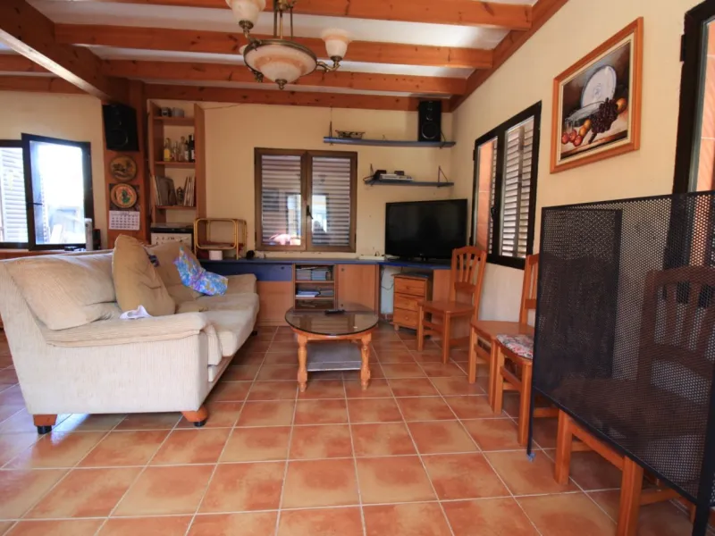 CAMPOAMOR, SPECTACULAR FINCA, 3500 M2 PLOT WITH 2 HOUSES, PRIVATE POOL, 2500 METERS FROM THE BEACH
