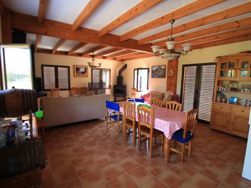 CAMPOAMOR, SPECTACULAR FINCA, 3500 M2 PLOT WITH 2 HOUSES, PRIVATE POOL, 2500 METERS FROM THE BEACH