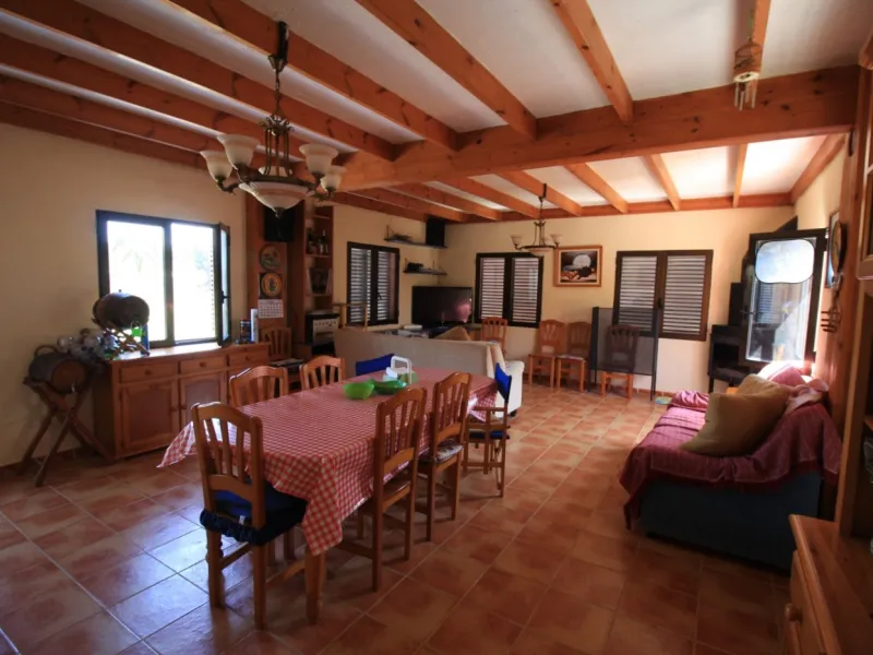 CAMPOAMOR, SPECTACULAR FINCA, 3500 M2 PLOT WITH 2 HOUSES, PRIVATE POOL, 2500 METERS FROM THE BEACH