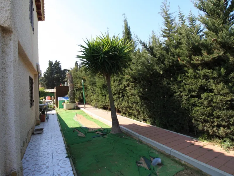 CAMPOAMOR, SPECTACULAR FINCA, 3500 M2 PLOT WITH 2 HOUSES, PRIVATE POOL, 2500 METERS FROM THE BEACH