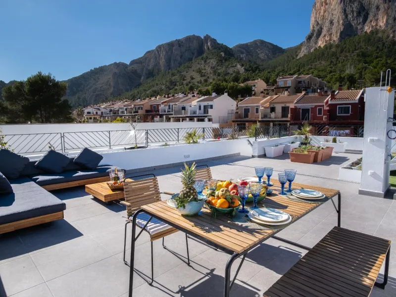 Brand new independent villas with sea views at Polop