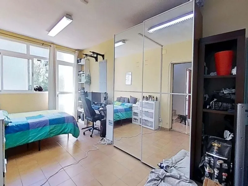 Casa pareada esquinera con piscina y vistas al mar en Segur de Calafell