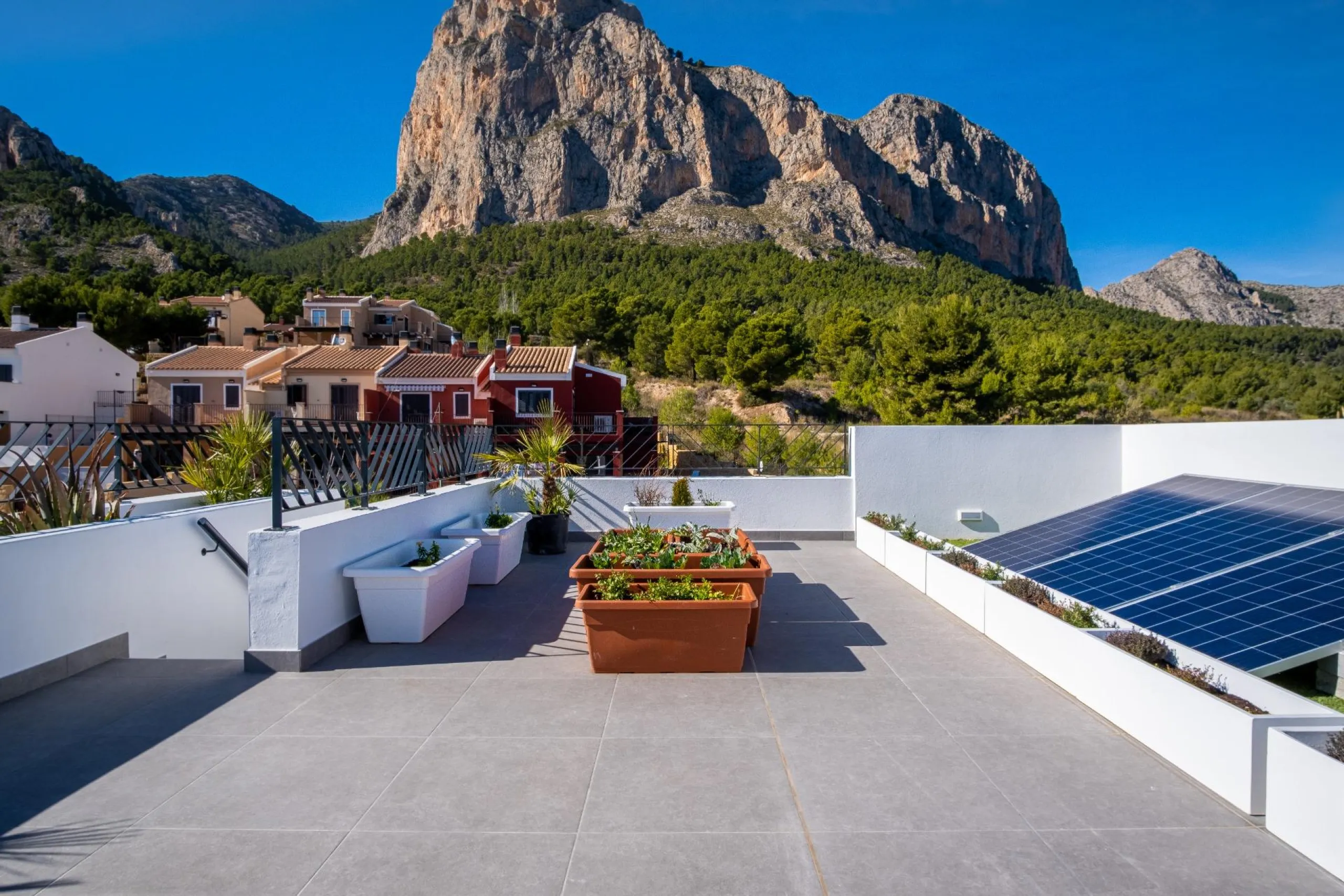 Brand new independent villas with sea views at Polop