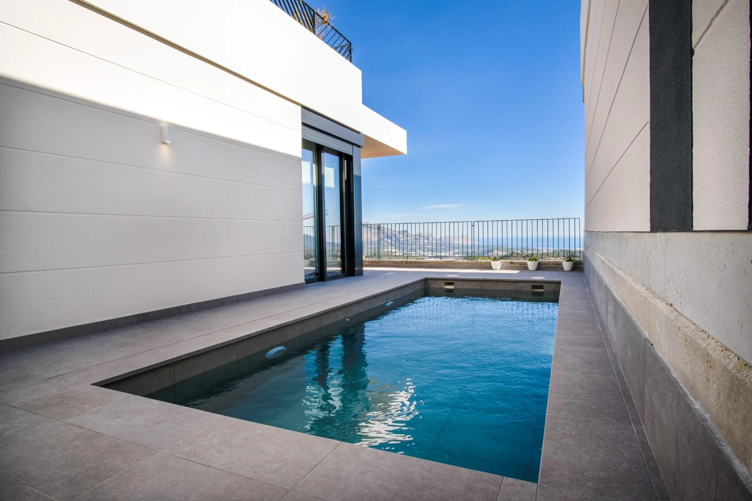 Brand new independent villas with sea views at Polop