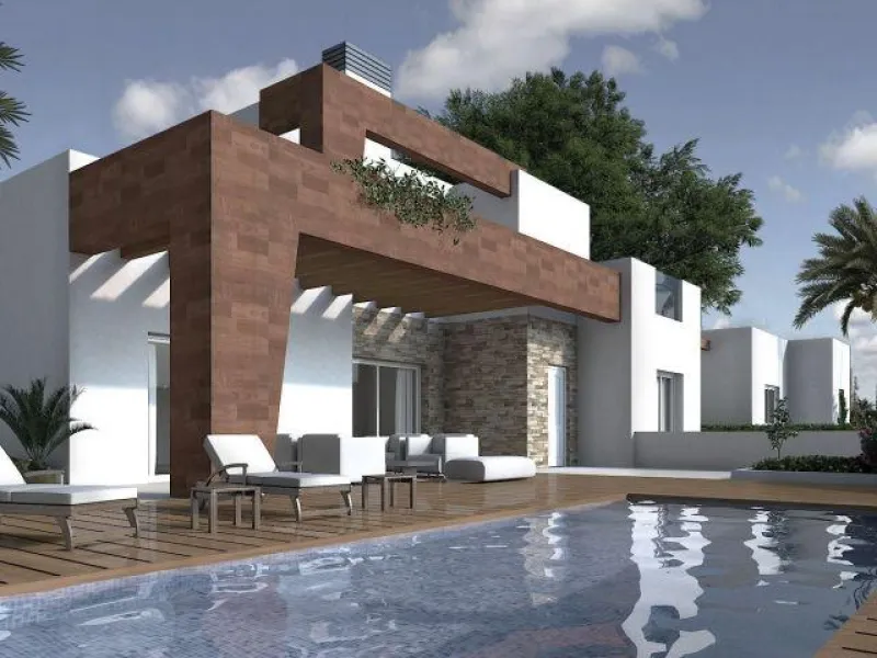 INDEPENDENT HOUSE NEAR THE BEACH IN TORREVIEJA