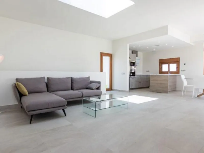 INDEPENDENT HOUSE NEAR THE BEACH IN TORREVIEJA