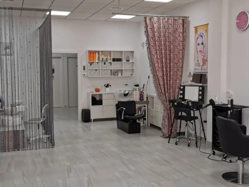 COMMERCIAL PREMISES IN LA ZENIA