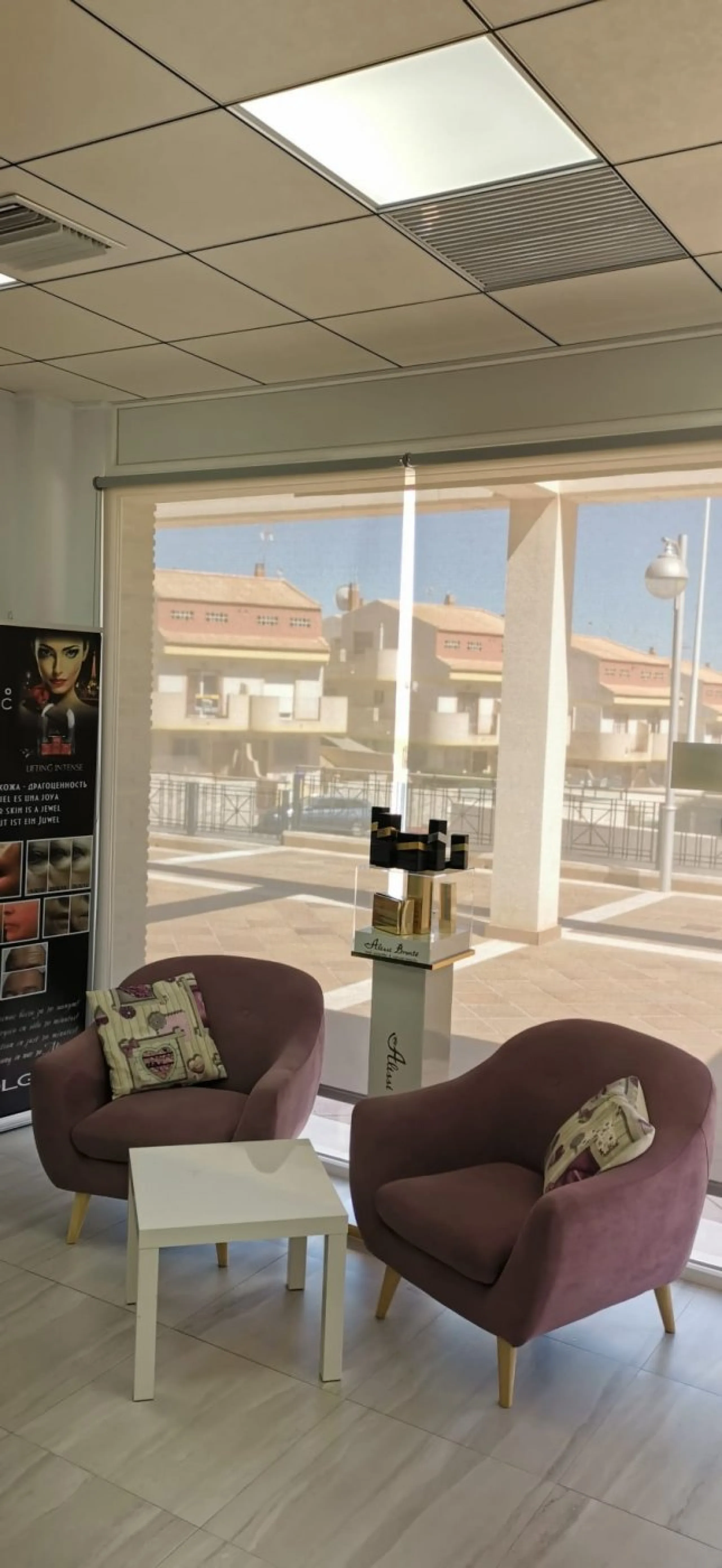 COMMERCIAL PREMISES IN LA ZENIA