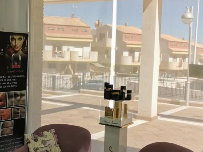 COMMERCIAL PREMISES IN LA ZENIA