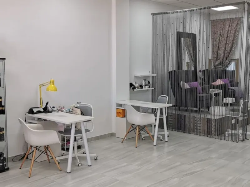 COMMERCIAL PREMISES IN LA ZENIA
