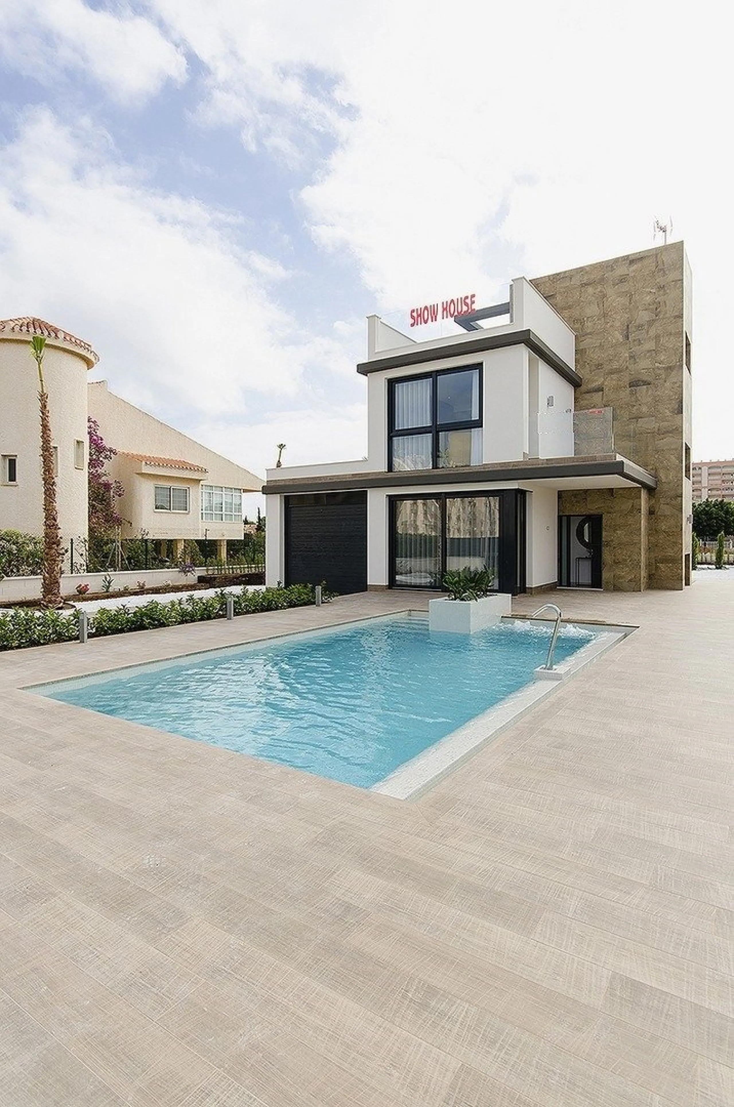 NEW BUILT VILLA IN PLAYA HONDA