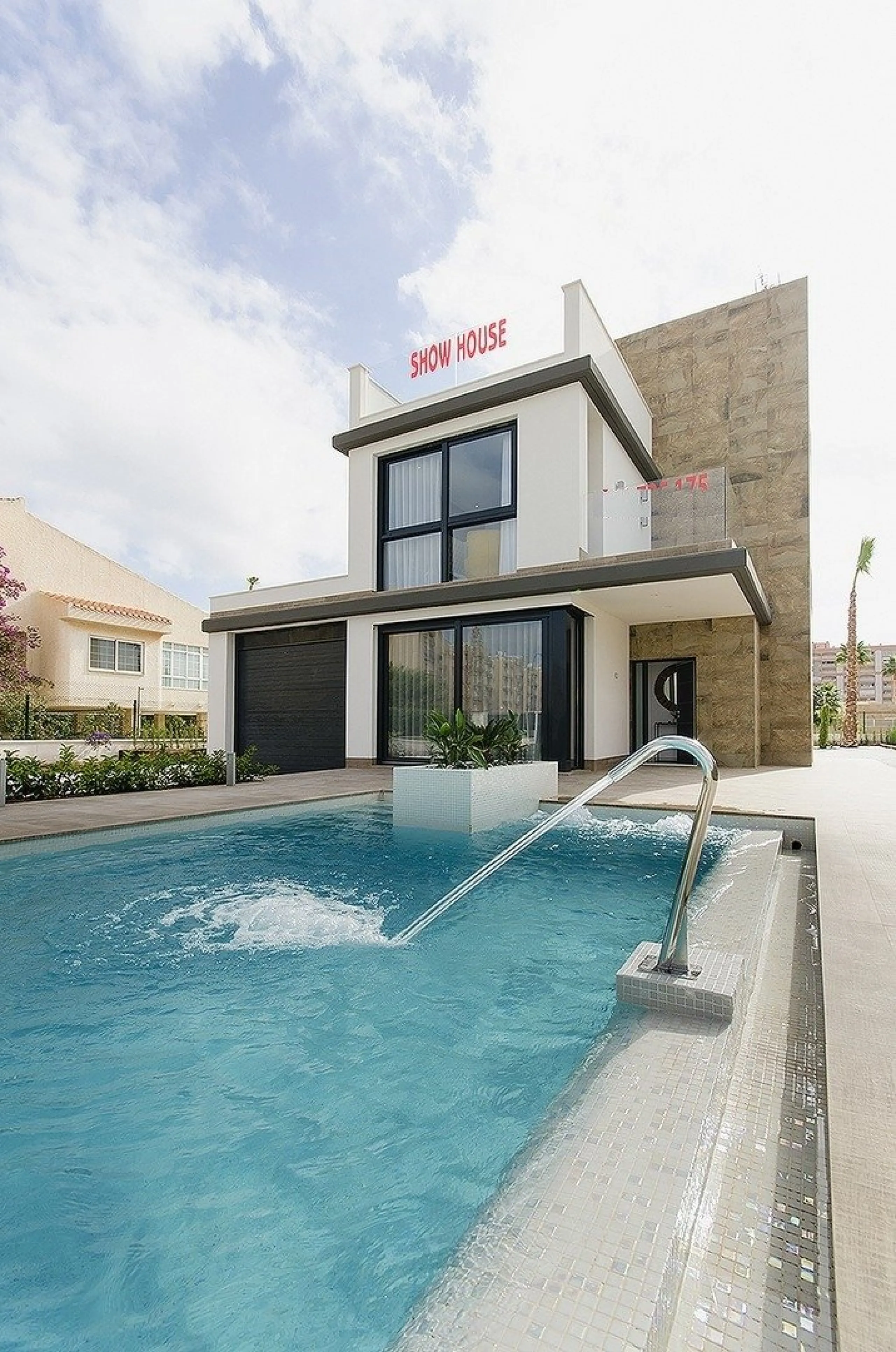 NEW BUILT VILLA IN PLAYA HONDA