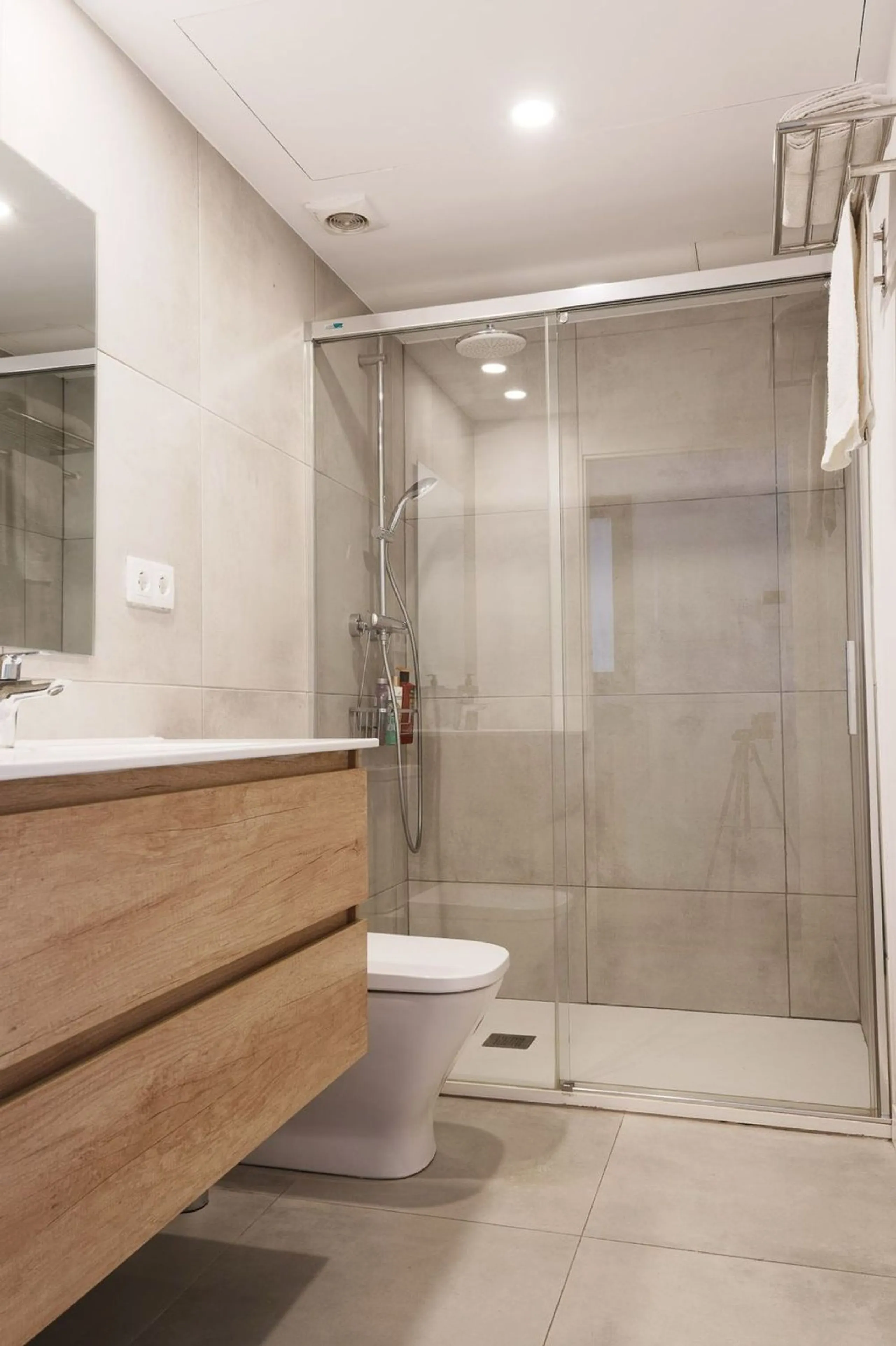 Bright and Spacious Duplex Apartment in Central Barcelona