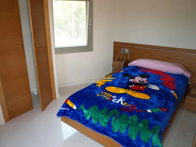 FINCA CON UN CHALET DE LUJO Y DOS ADOSADOS