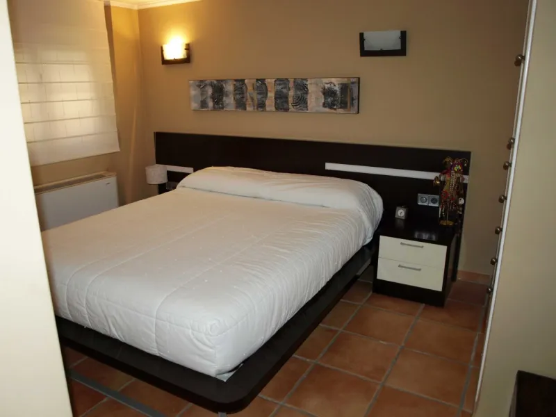 FINCA CON UN CHALET DE LUJO Y DOS ADOSADOS