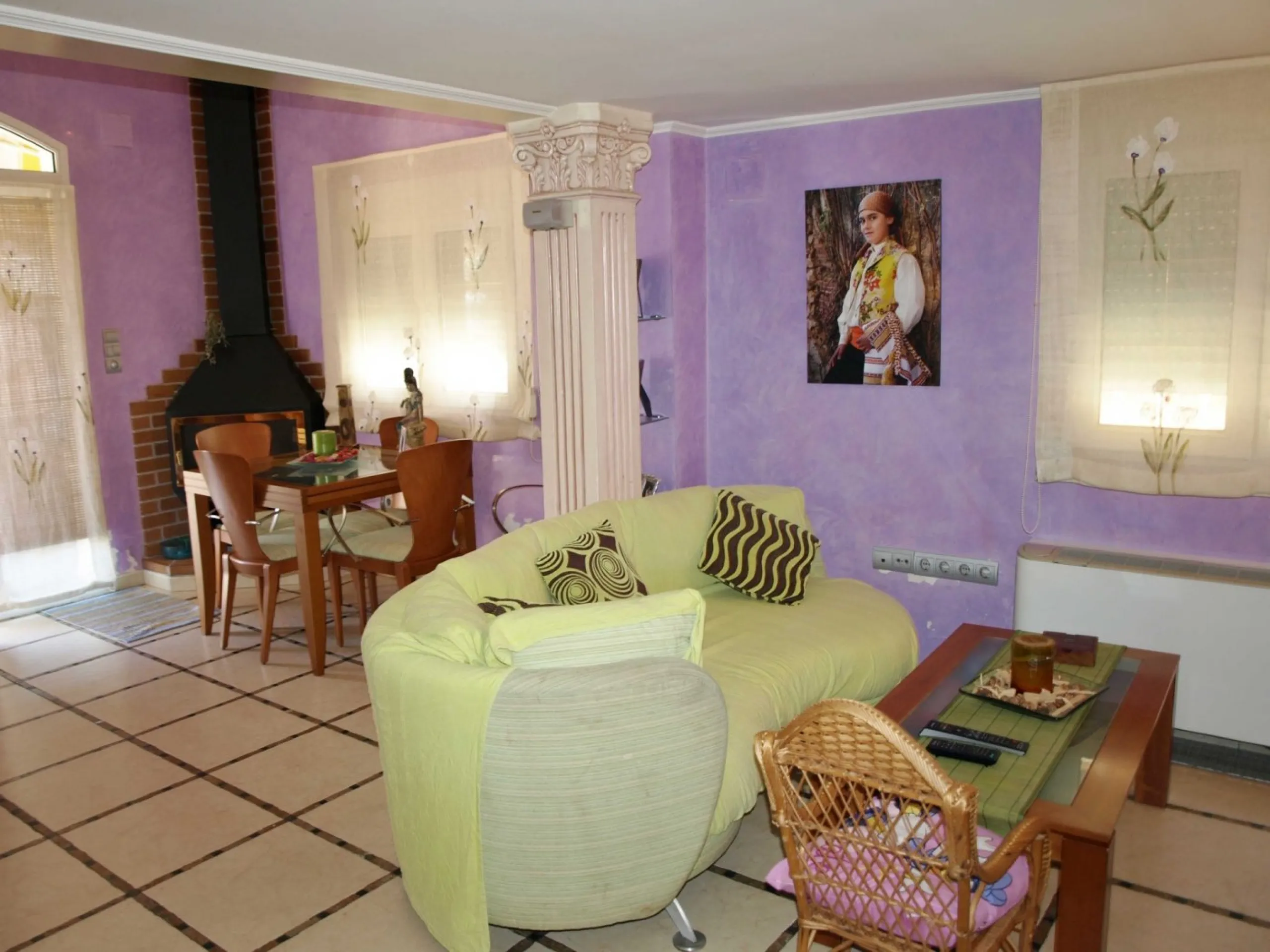 FINCA CON UN CHALET DE LUJO Y DOS ADOSADOS