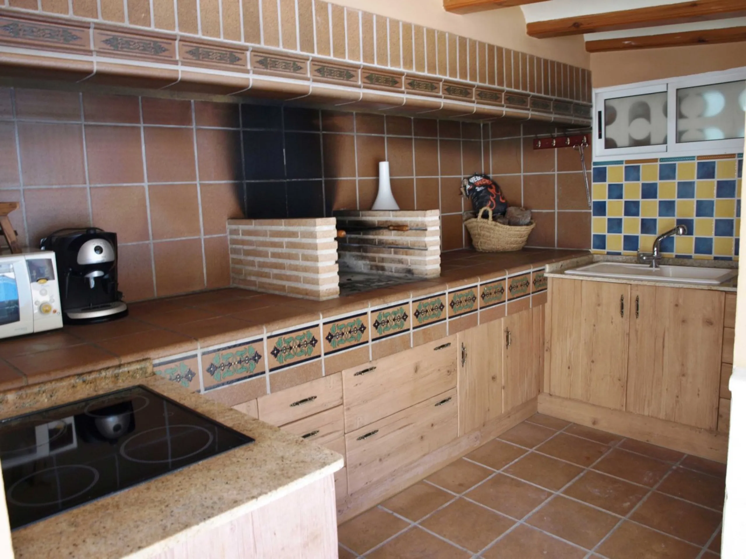FINCA CON UN CHALET DE LUJO Y DOS ADOSADOS