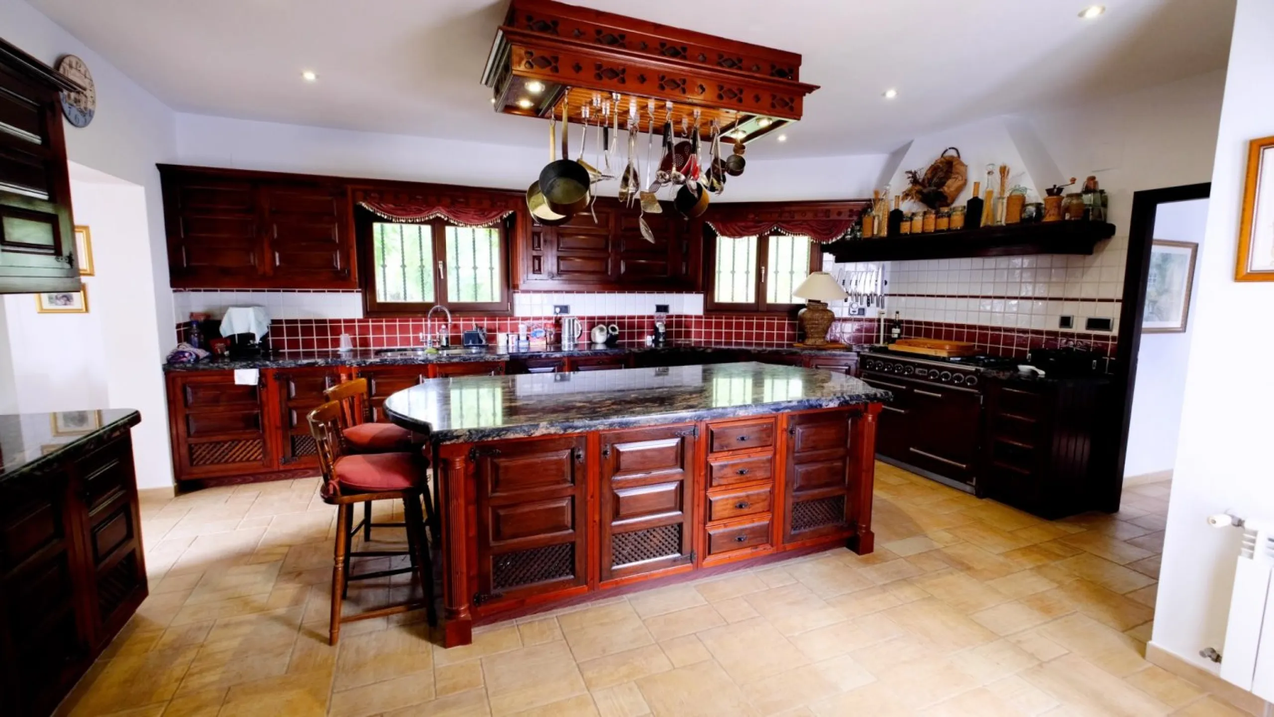 LUXURY HOUSE IN BENISSA