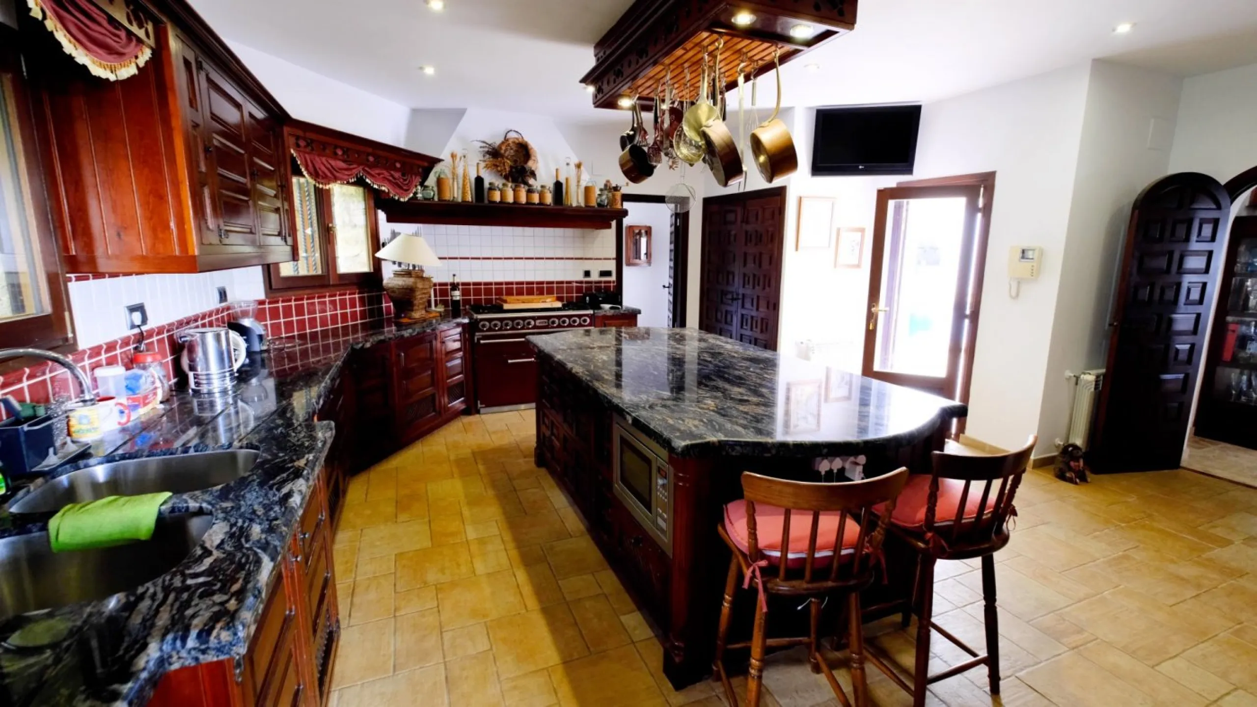 LUXURY HOUSE IN BENISSA