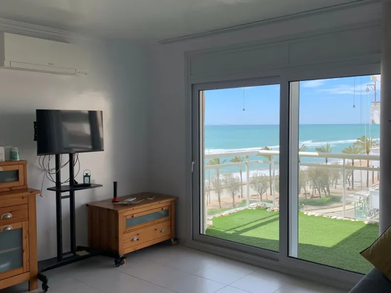 Apartamento luminoso con vistas al mar en El Mas Mel, Calafell