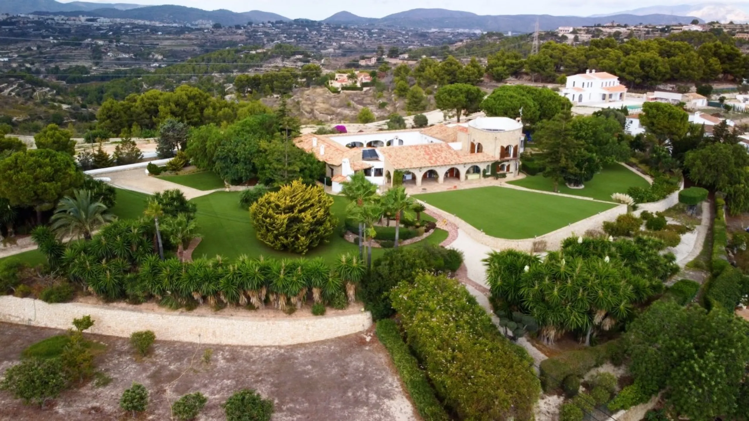 LUXURY HOUSE IN BENISSA