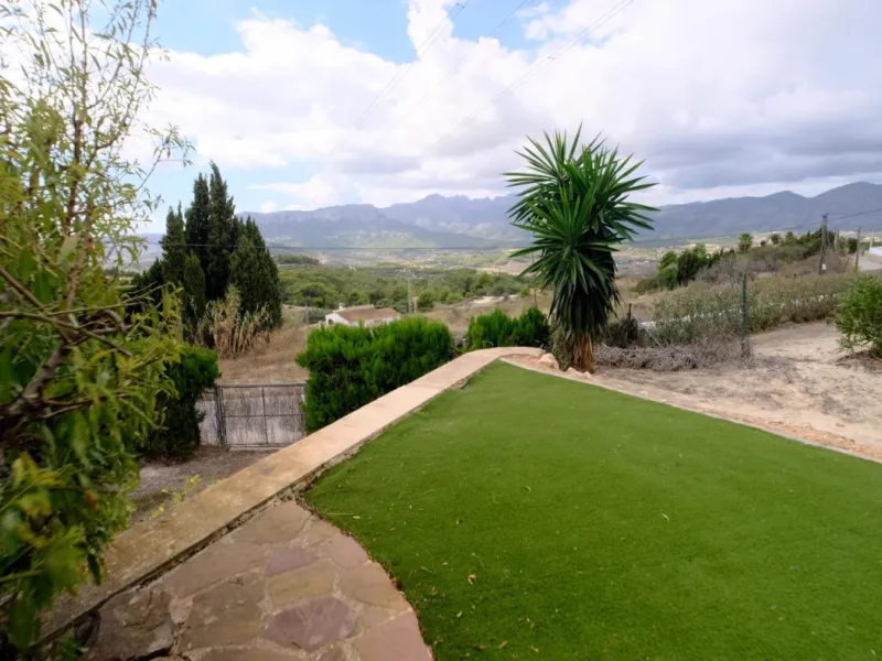 LUXURY HOUSE IN BENISSA