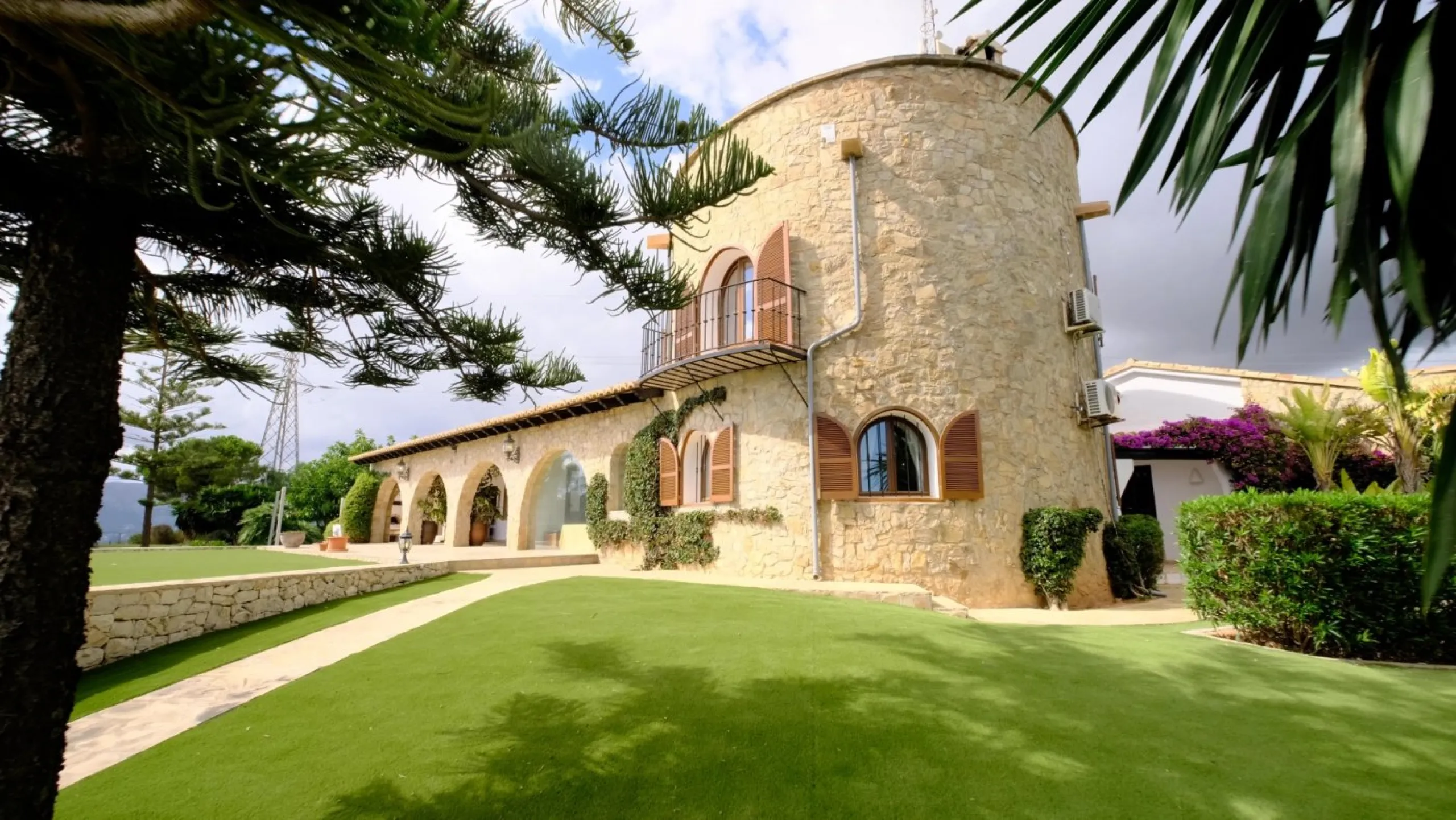 LUXURY HOUSE IN BENISSA