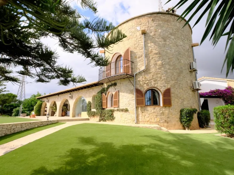 LUXURY HOUSE IN BENISSA