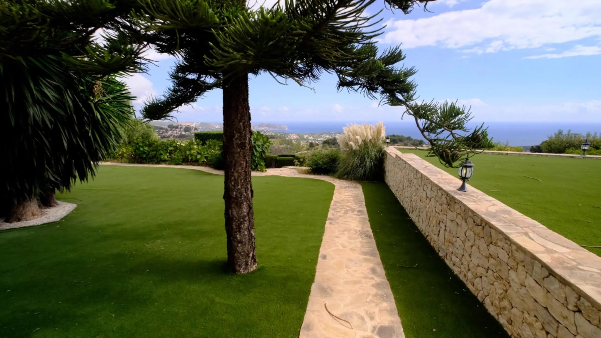 LUXURY HOUSE IN BENISSA