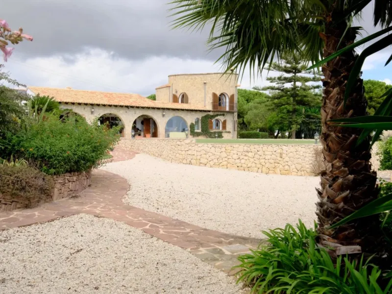 LUXURY HOUSE IN BENISSA