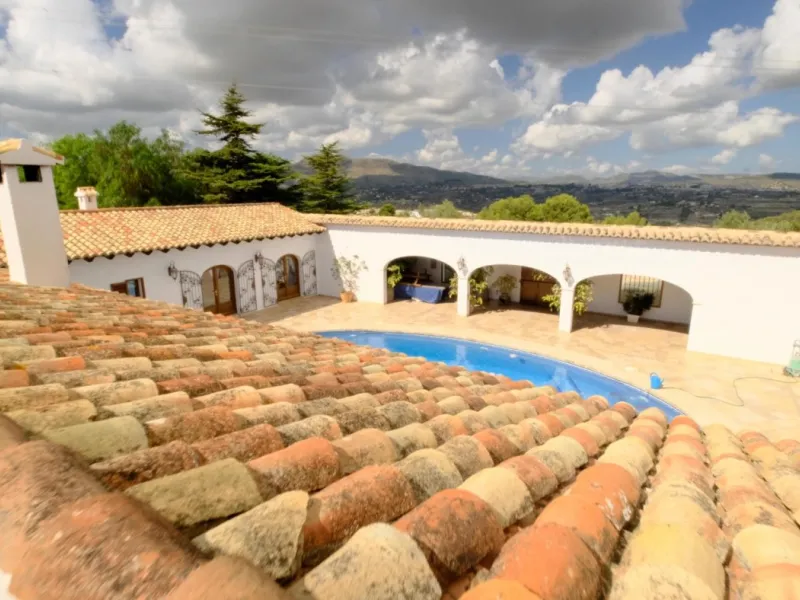 LUXURY HOUSE IN BENISSA