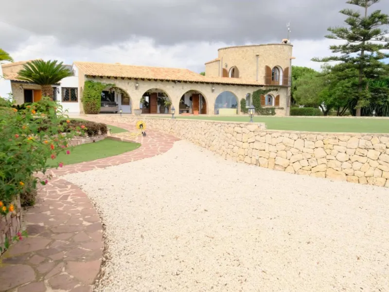 LUXURY HOUSE IN BENISSA