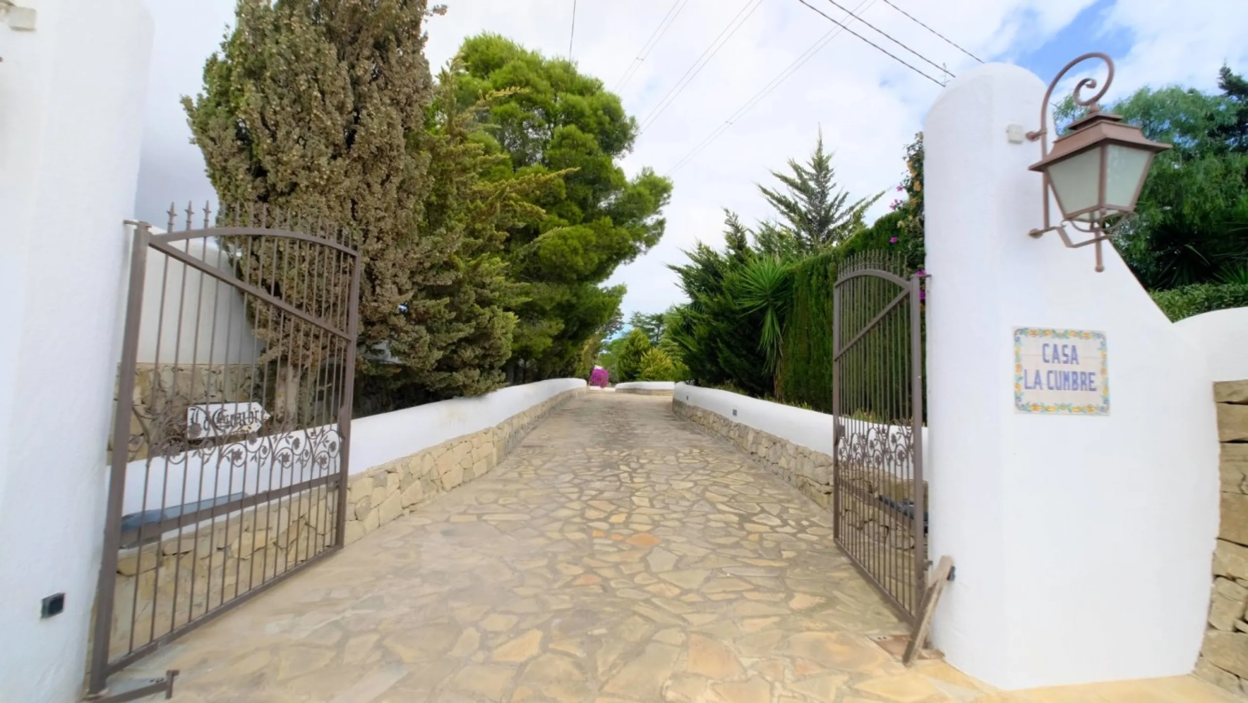 LUXURY HOUSE IN BENISSA