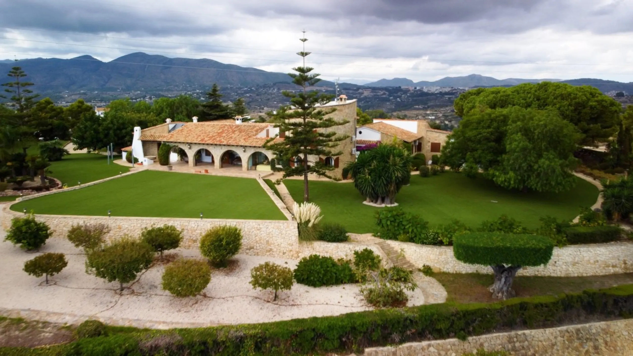 LUXURY HOUSE IN BENISSA