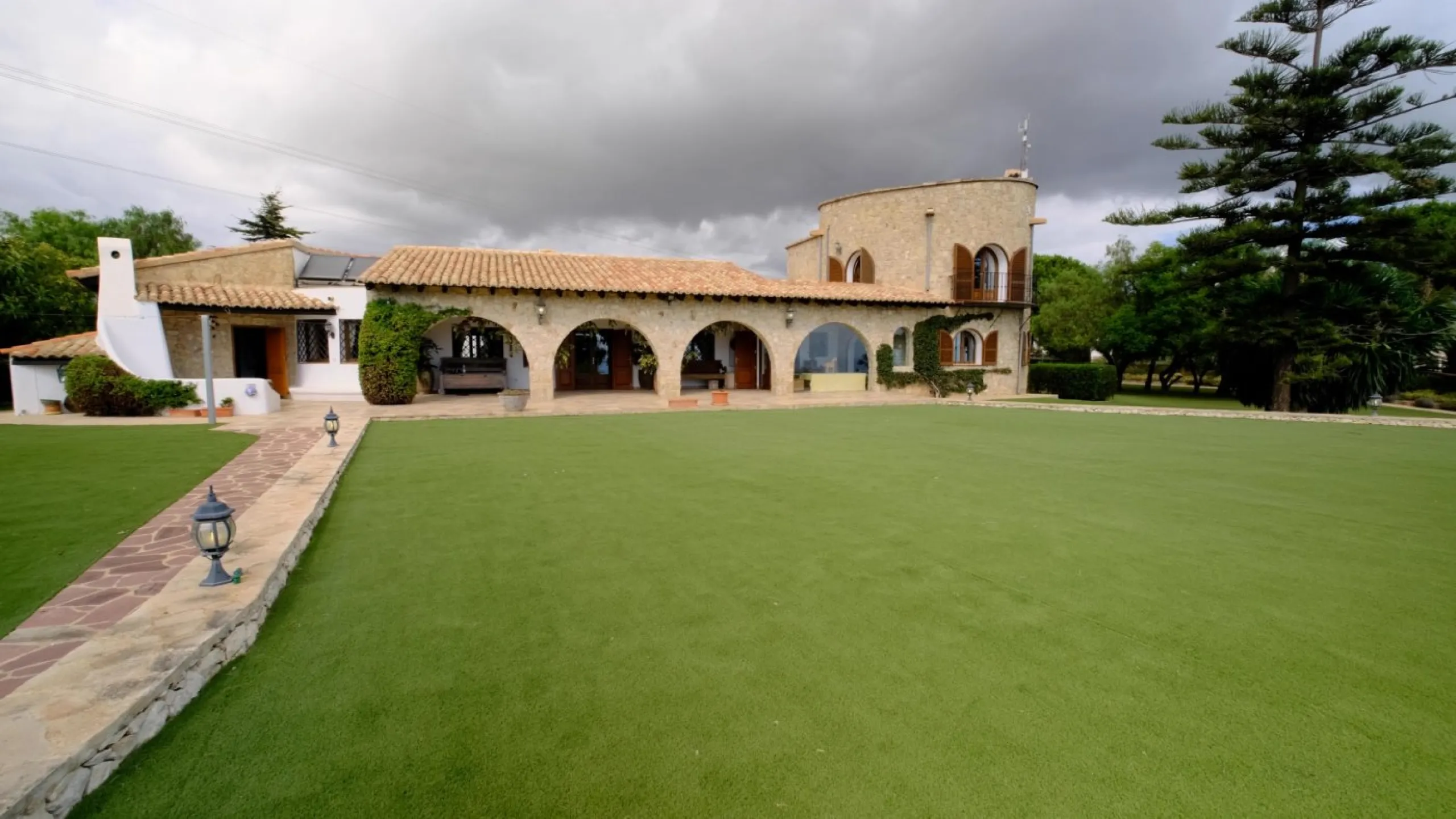 LUXURY HOUSE IN BENISSA