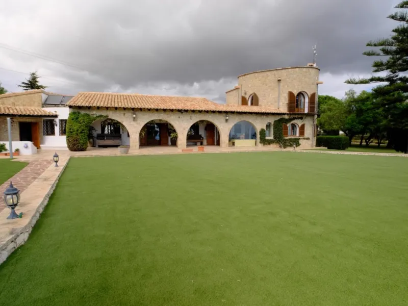 LUXURY HOUSE IN BENISSA