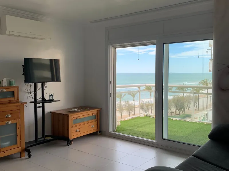 Apartamento luminoso con vistas al mar en El Mas Mel, Calafell