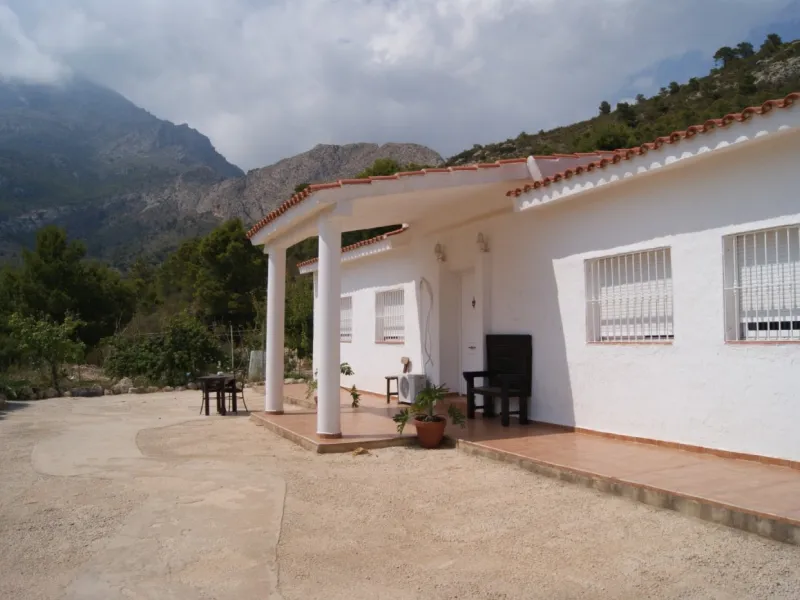 CASA EN LA MONTAÑA EN FINESTRAT