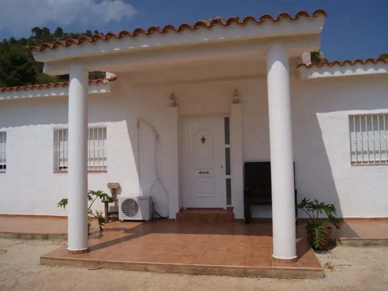 CASA EN LA MONTAÑA EN FINESTRAT
