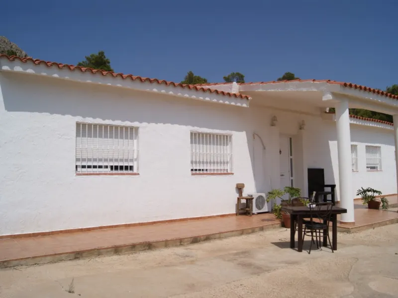 CASA EN LA MONTAÑA EN FINESTRAT