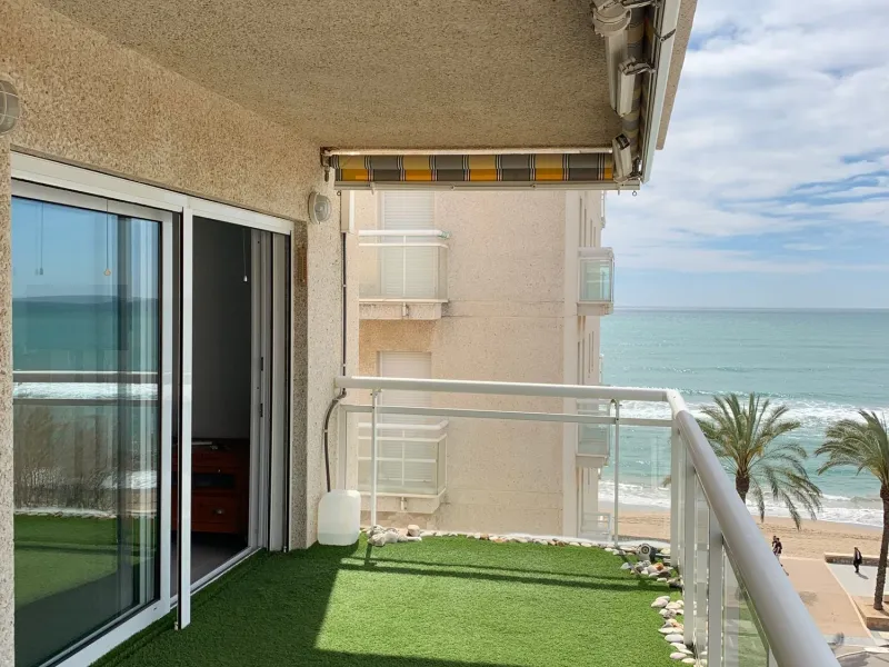 Apartamento luminoso con vistas al mar en El Mas Mel, Calafell